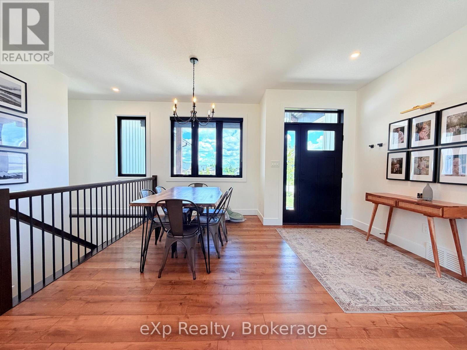 21 DEVINWOOD AVENUE - 6