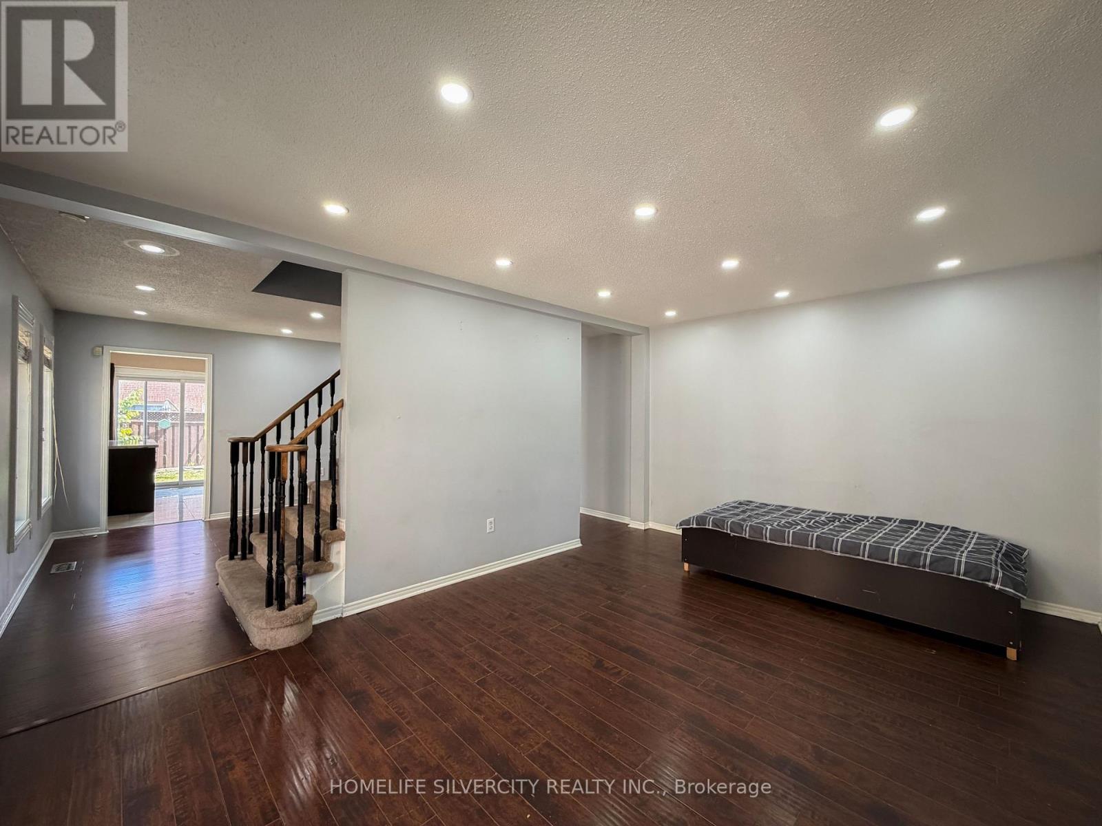 45 PIANE AVENUE - 10