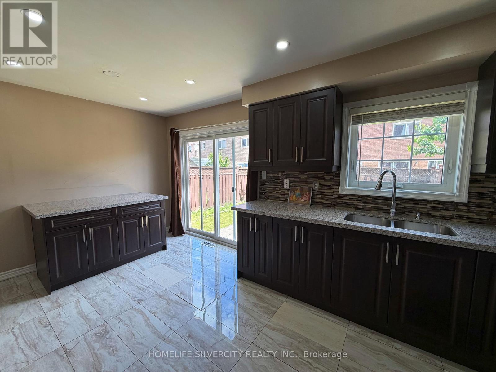45 PIANE AVENUE - 48