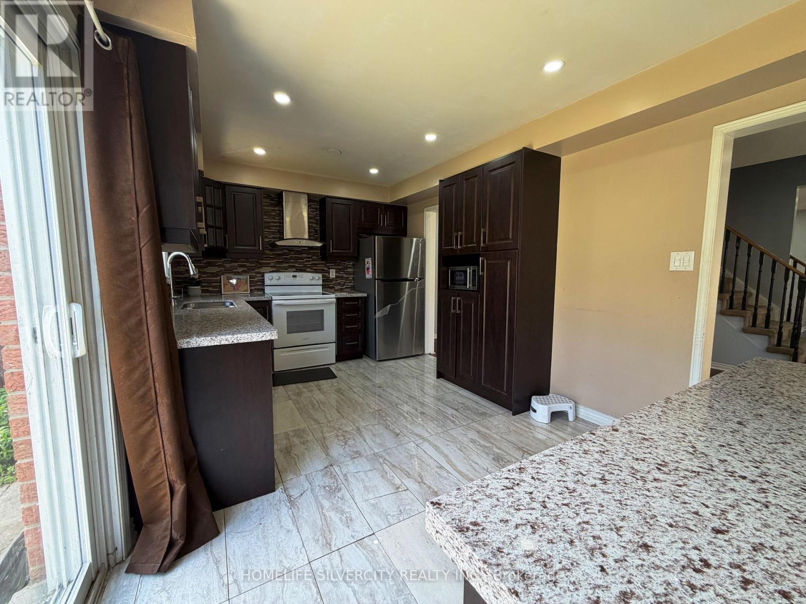 45 PIANE AVENUE - 24