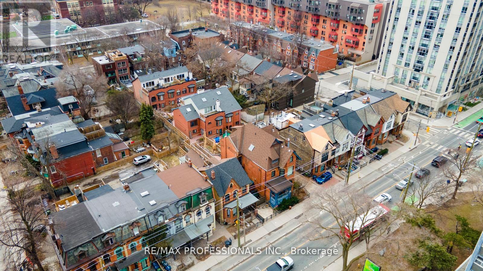 #C 253 WELLESLEY STREET E - 37