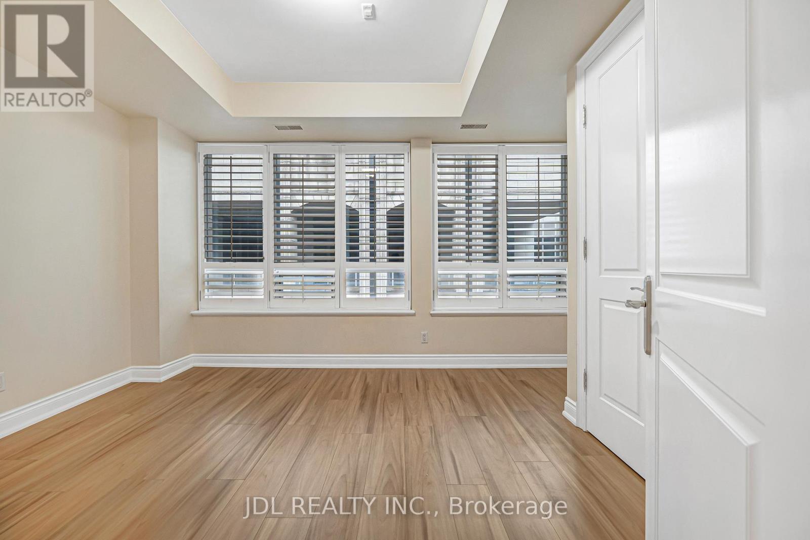 #TH07 761 BAY STREET - 18