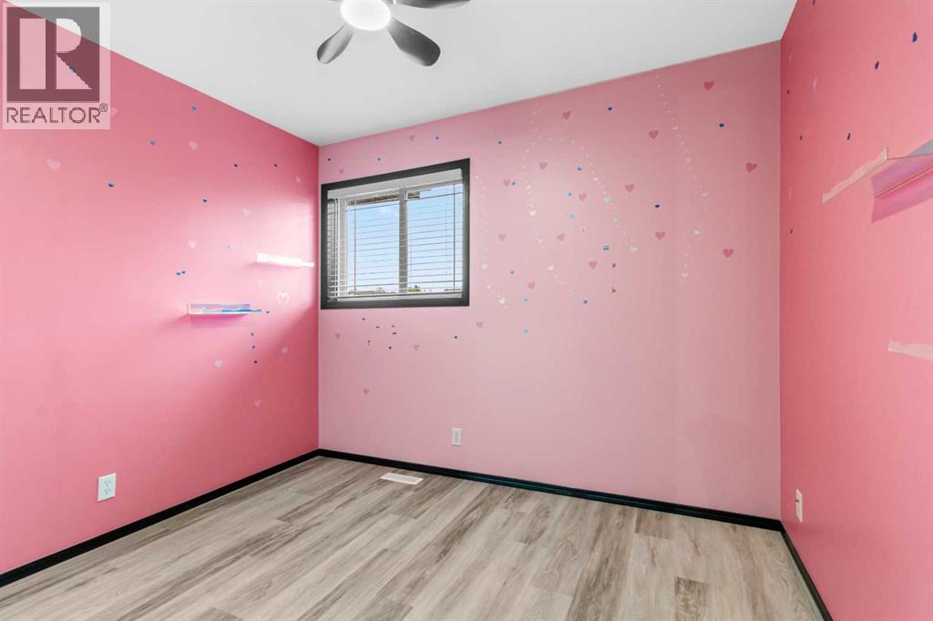 61 Premiere Crescent — photo 15