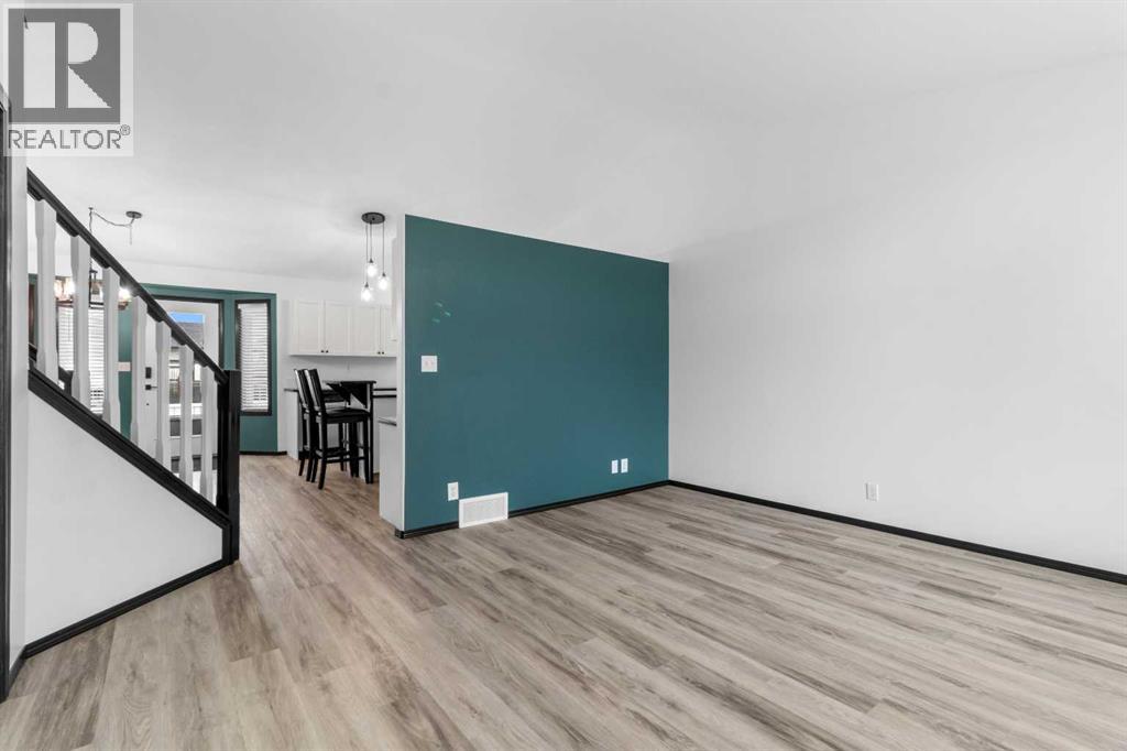 61 Premiere Crescent — photo 8