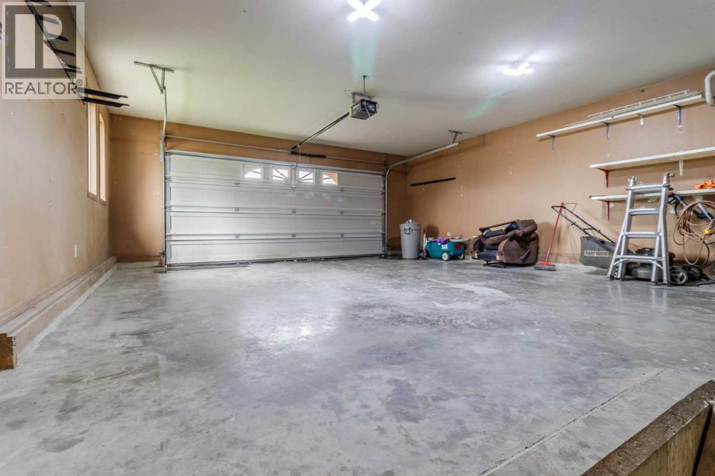 61 Premiere Crescent — photo 36