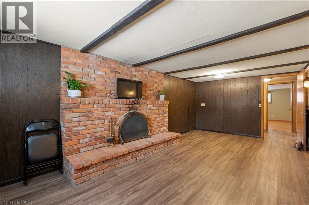 401 MOHAWK Road W - 26
