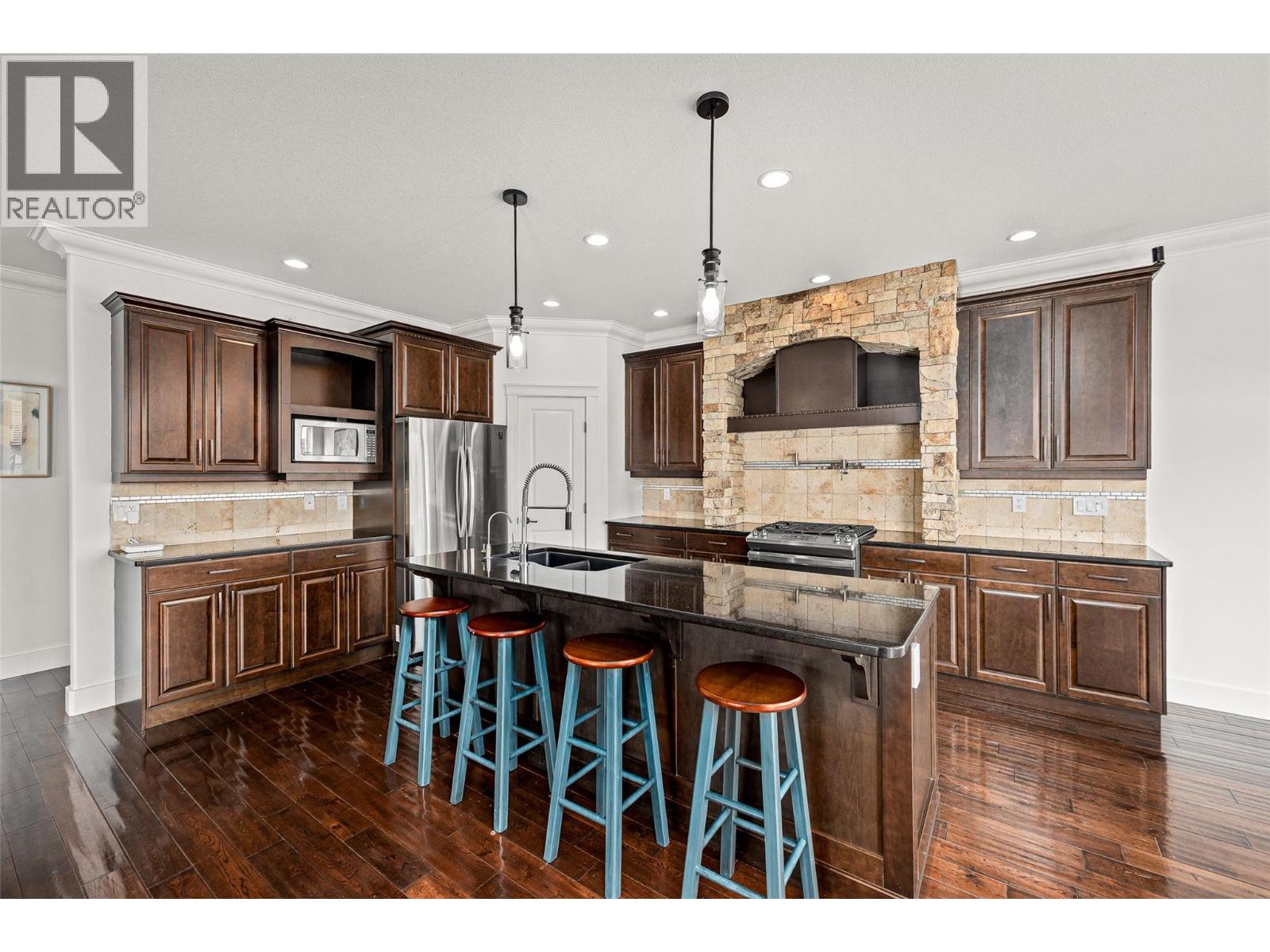 2584 Lucinde Road - 4