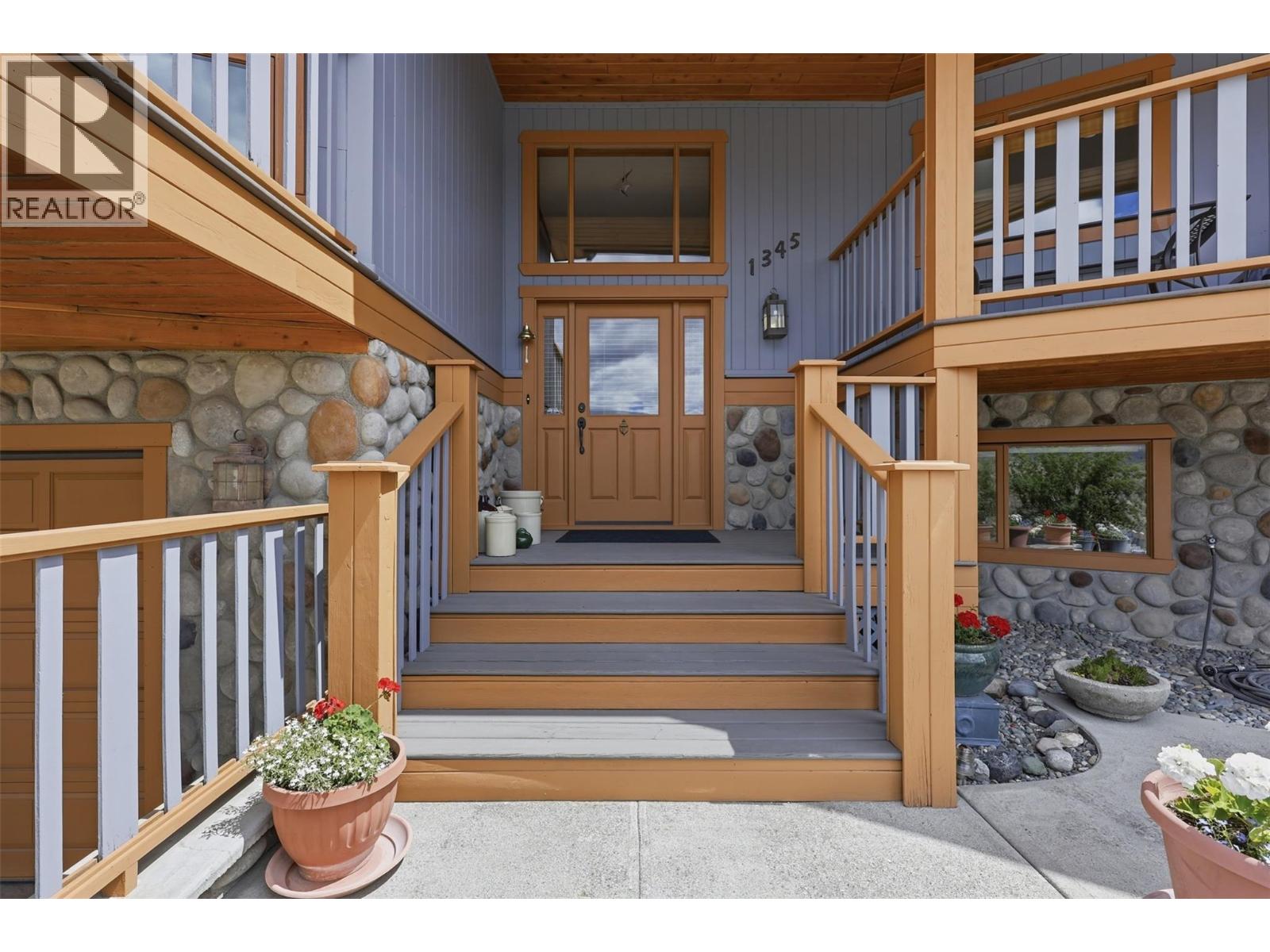 1345 HEUSTIS Drive, Kamloops — photo 3