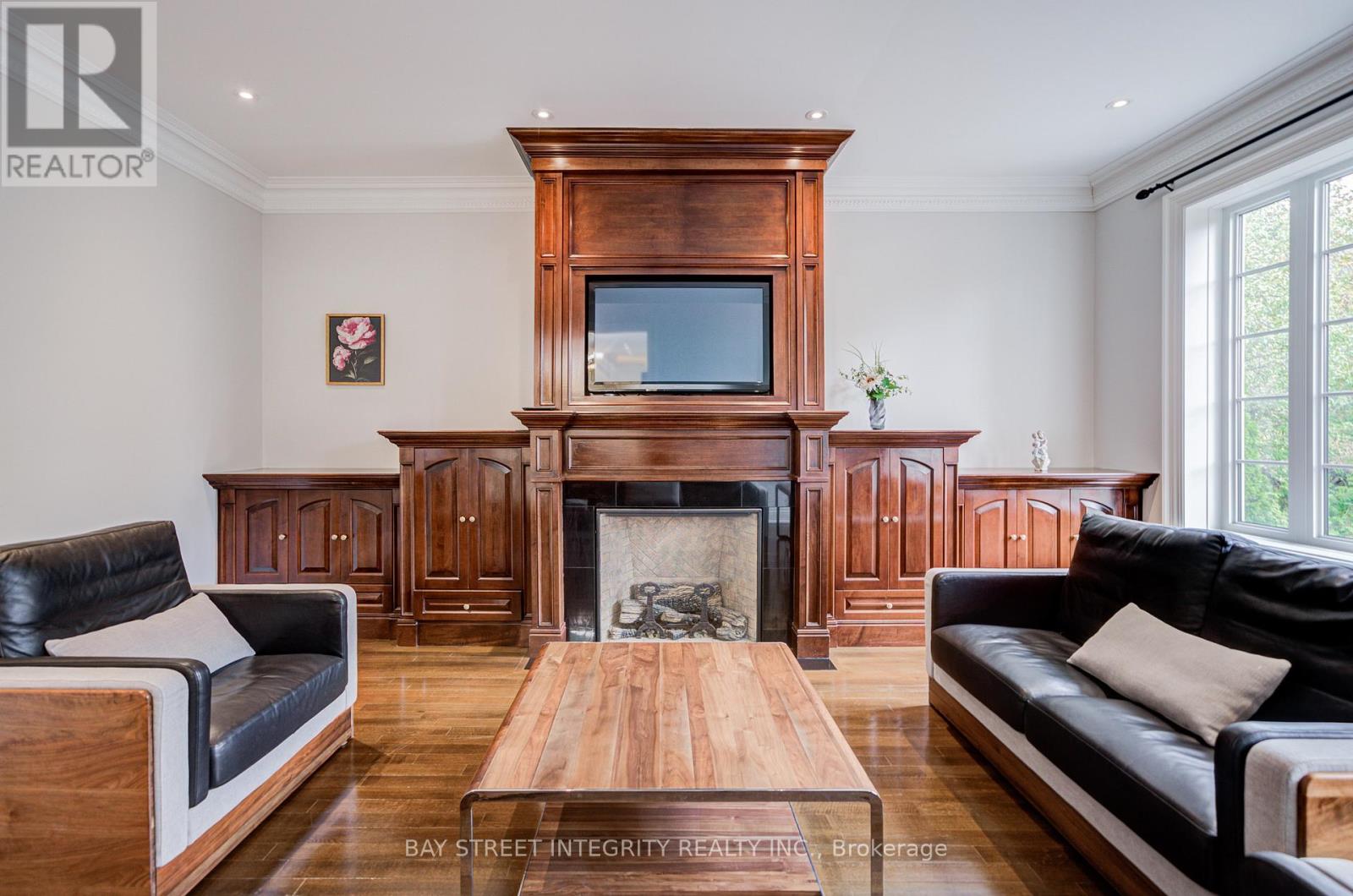 9 HIGHLAND COURT - 12