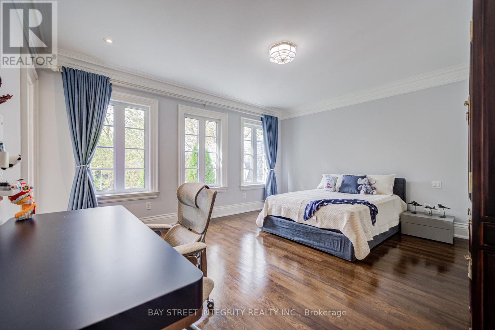 9 HIGHLAND COURT - 24