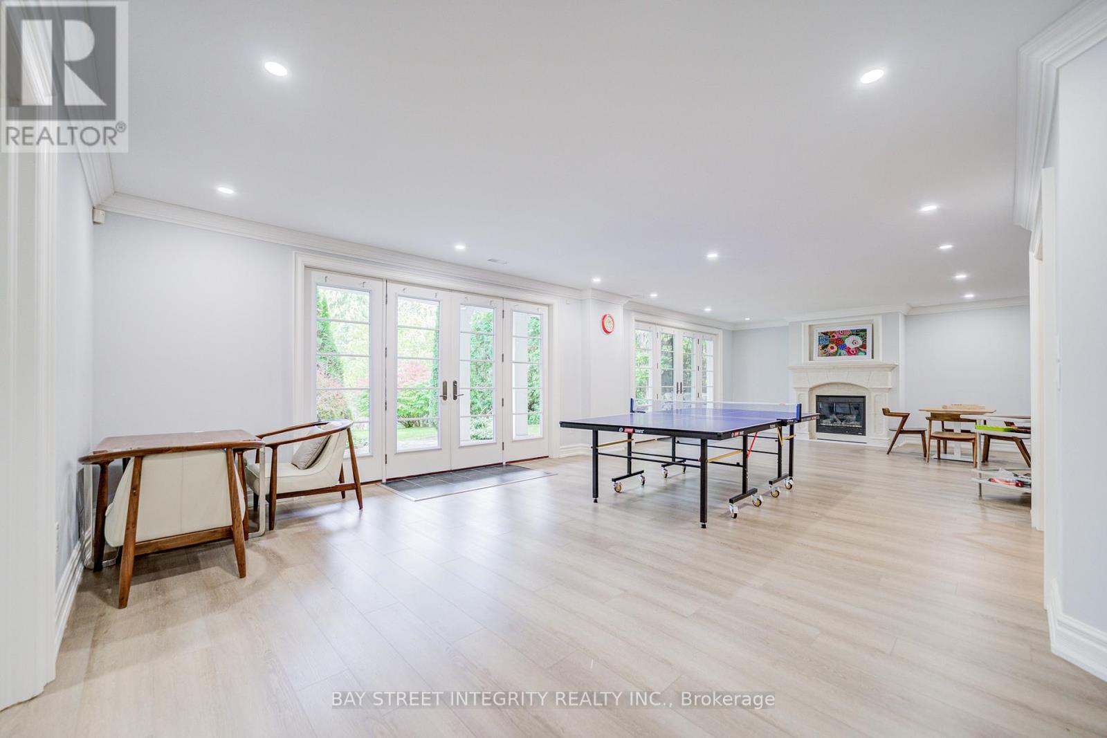9 HIGHLAND COURT - 27