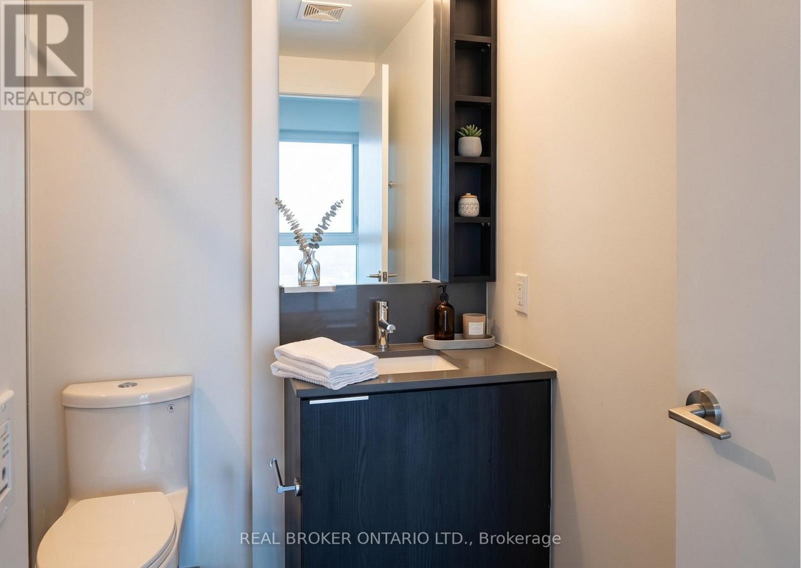 #2905 1000 PORTAGE PARKWAY - 7