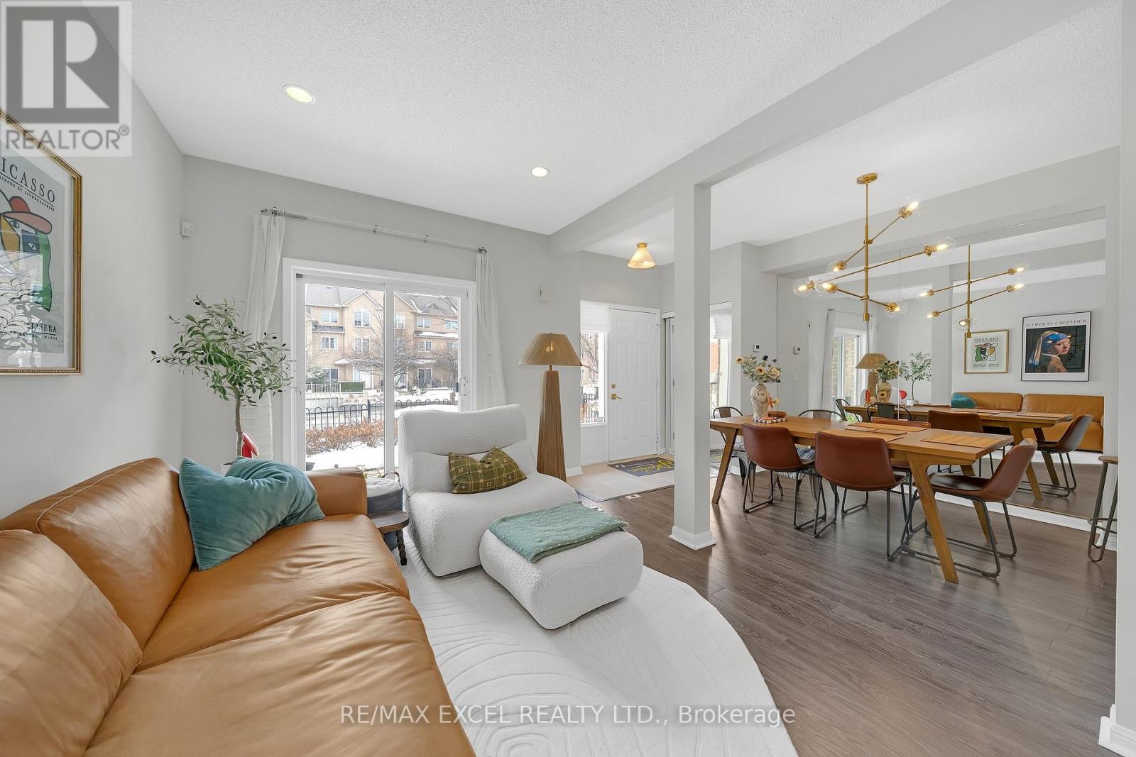 #3 10 COX BOULEVARD - 11