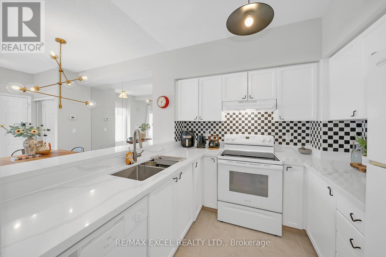 #3 10 COX BOULEVARD - 19