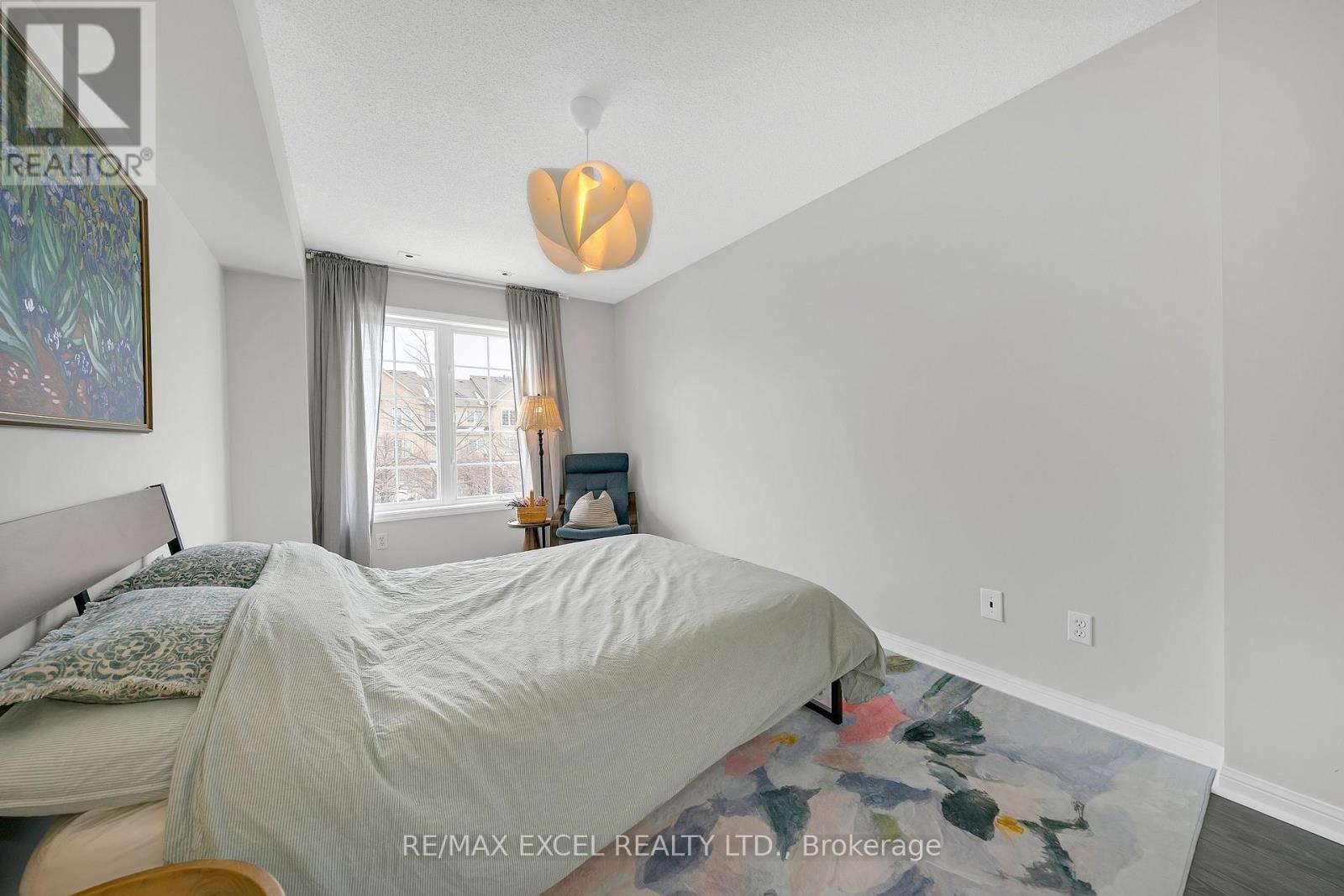 #3 10 COX BOULEVARD - 22