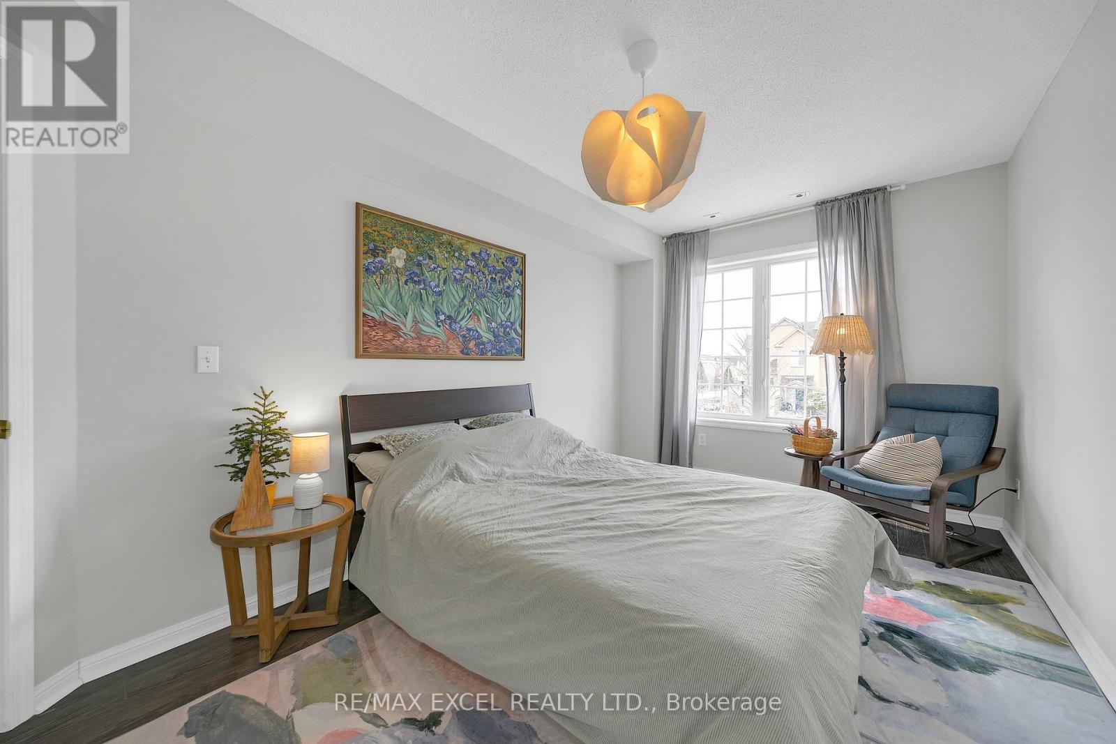 #3 10 COX BOULEVARD - 23