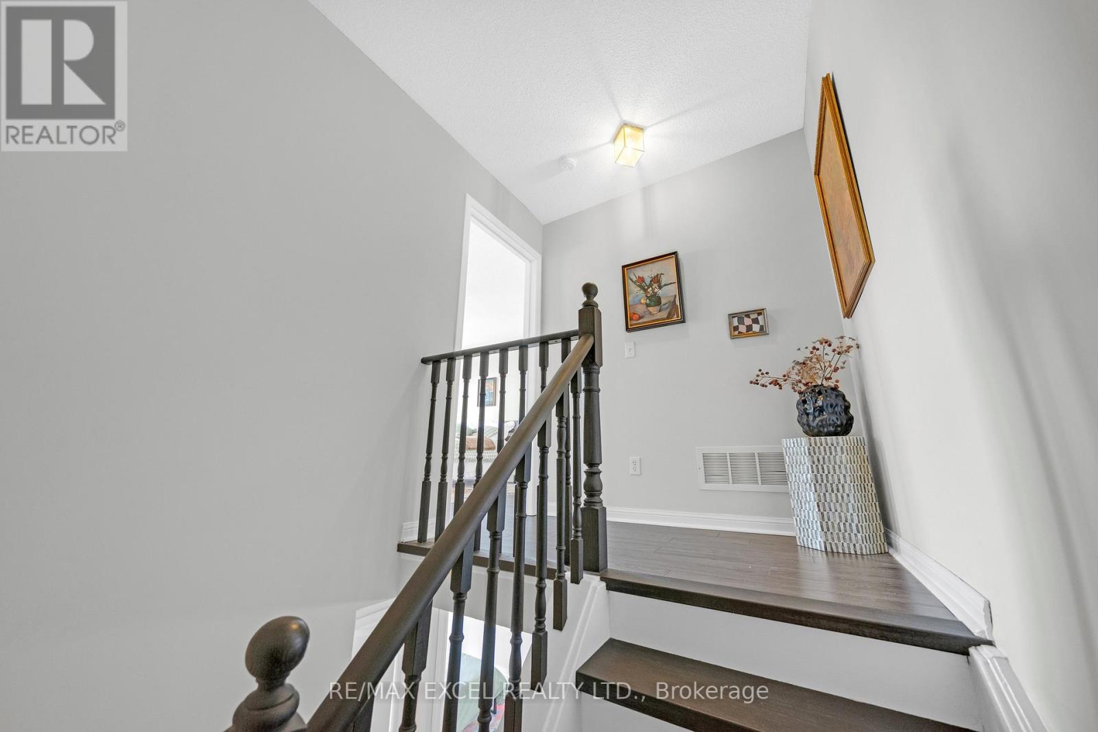#3 10 COX BOULEVARD - 26