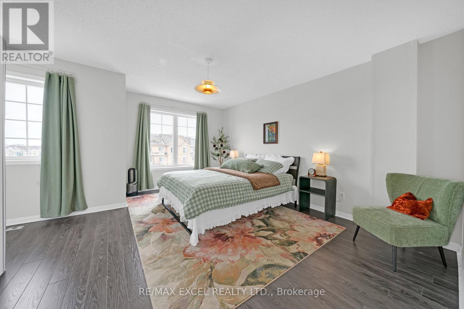 #3 10 COX BOULEVARD - 27