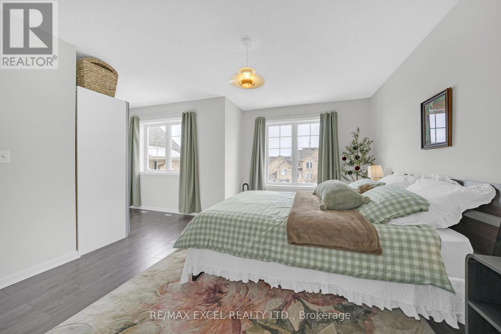 #3 10 COX BOULEVARD - 28