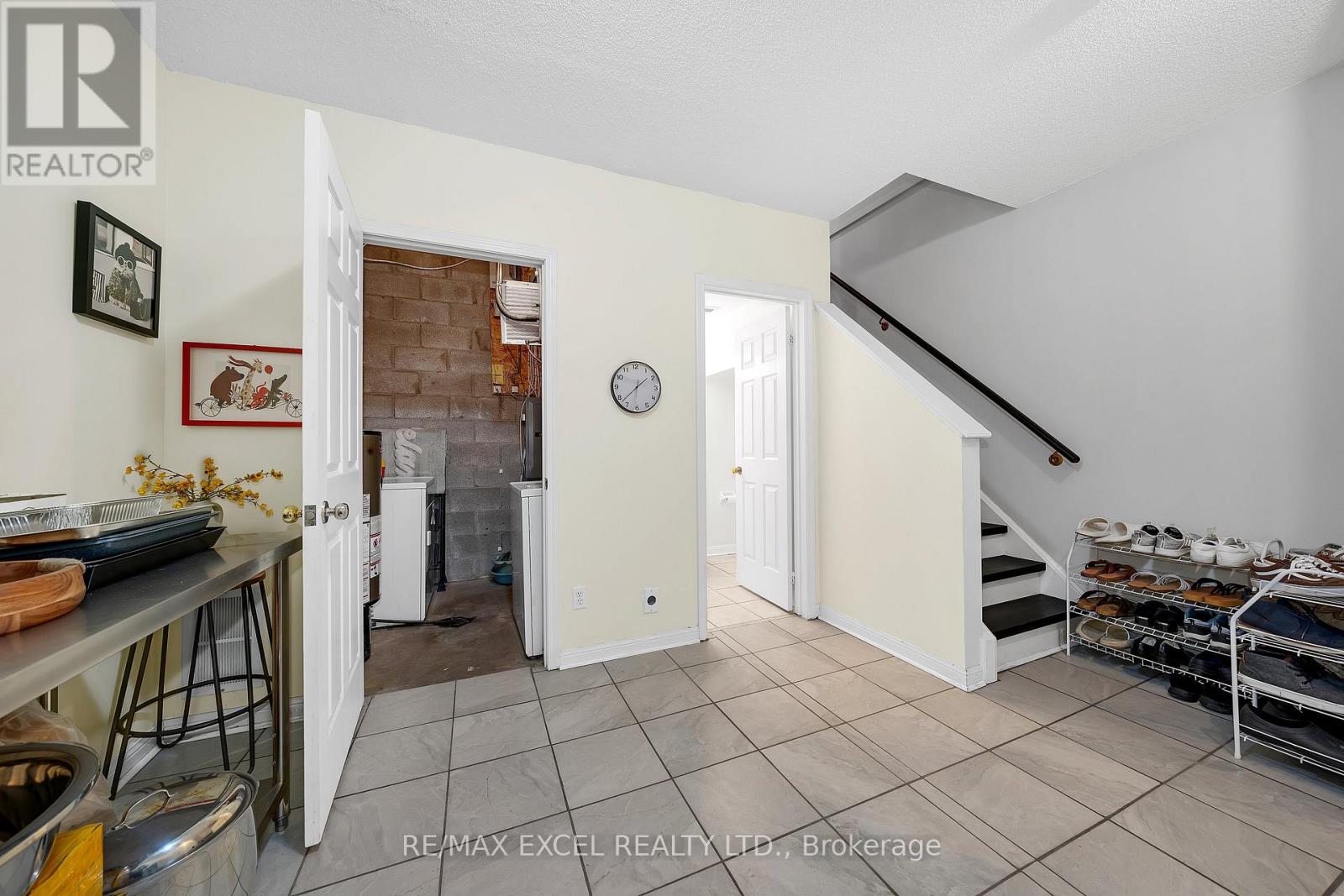 #3 10 COX BOULEVARD - 33