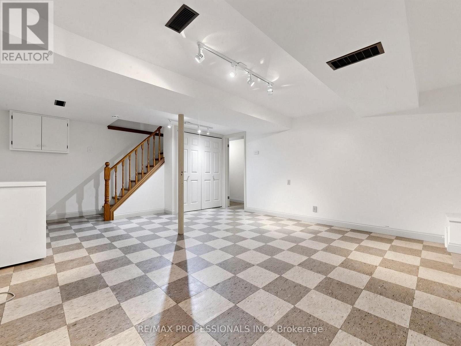 19 DAVELAYNE ROAD - 15