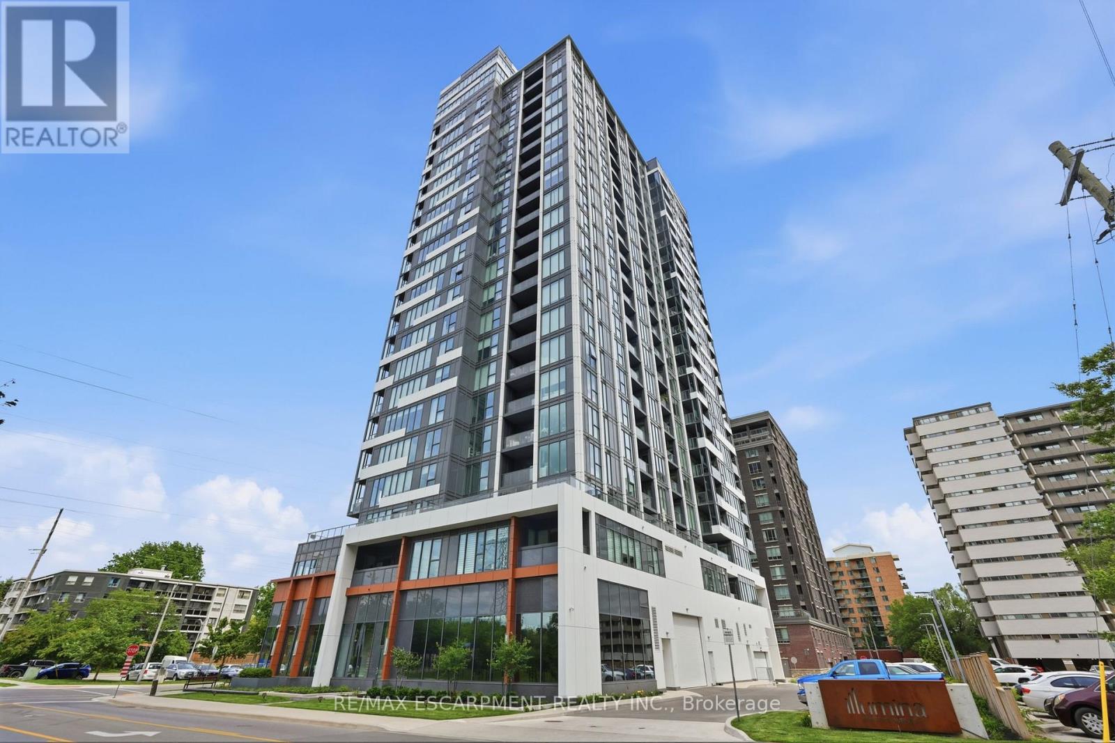 #909 500 BROCK AVENUE - 1