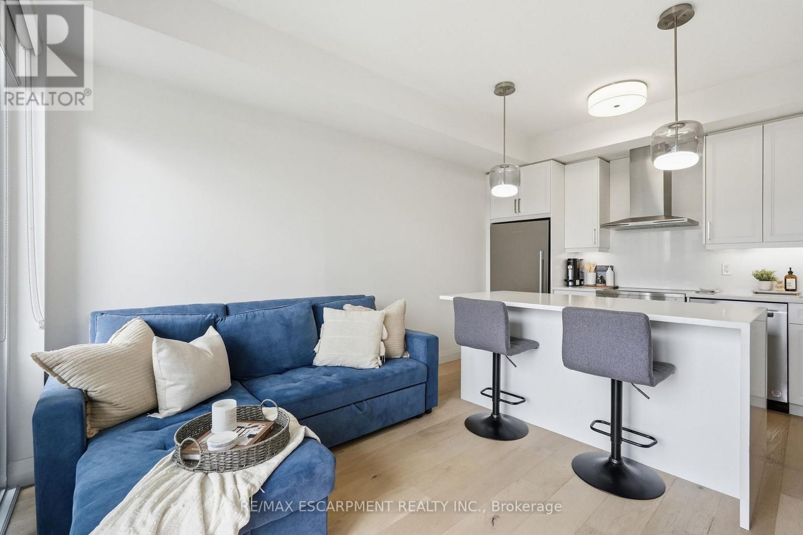 #909 500 BROCK AVENUE - 13