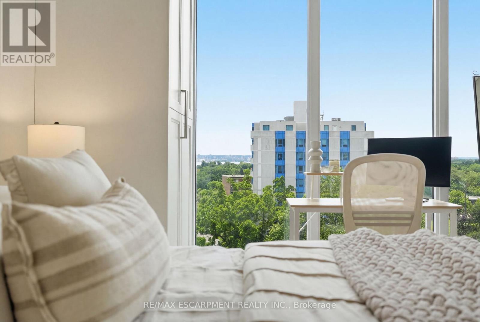 #909 500 BROCK AVENUE - 22
