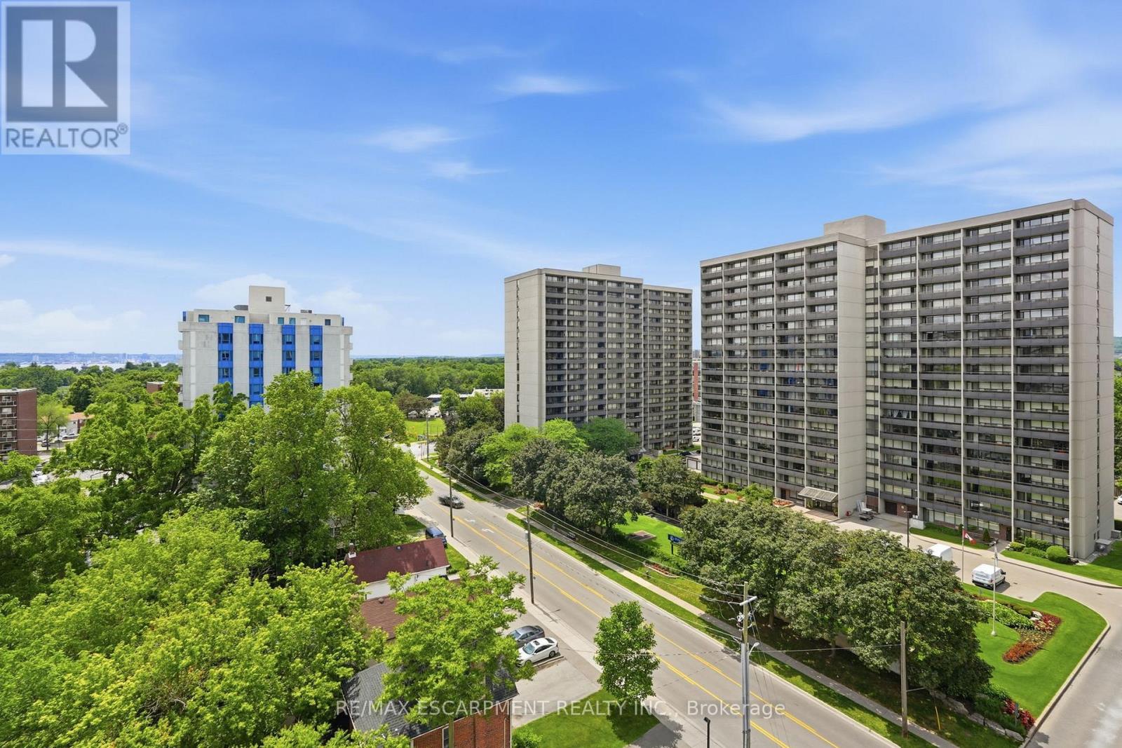 #909 500 BROCK AVENUE - 36