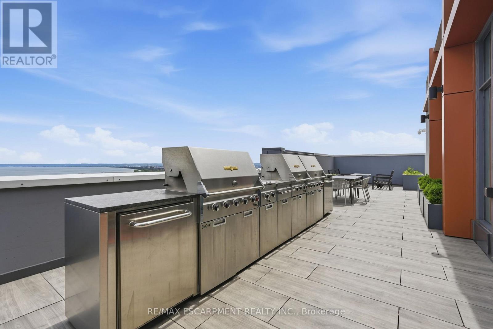 #909 500 BROCK AVENUE - 37