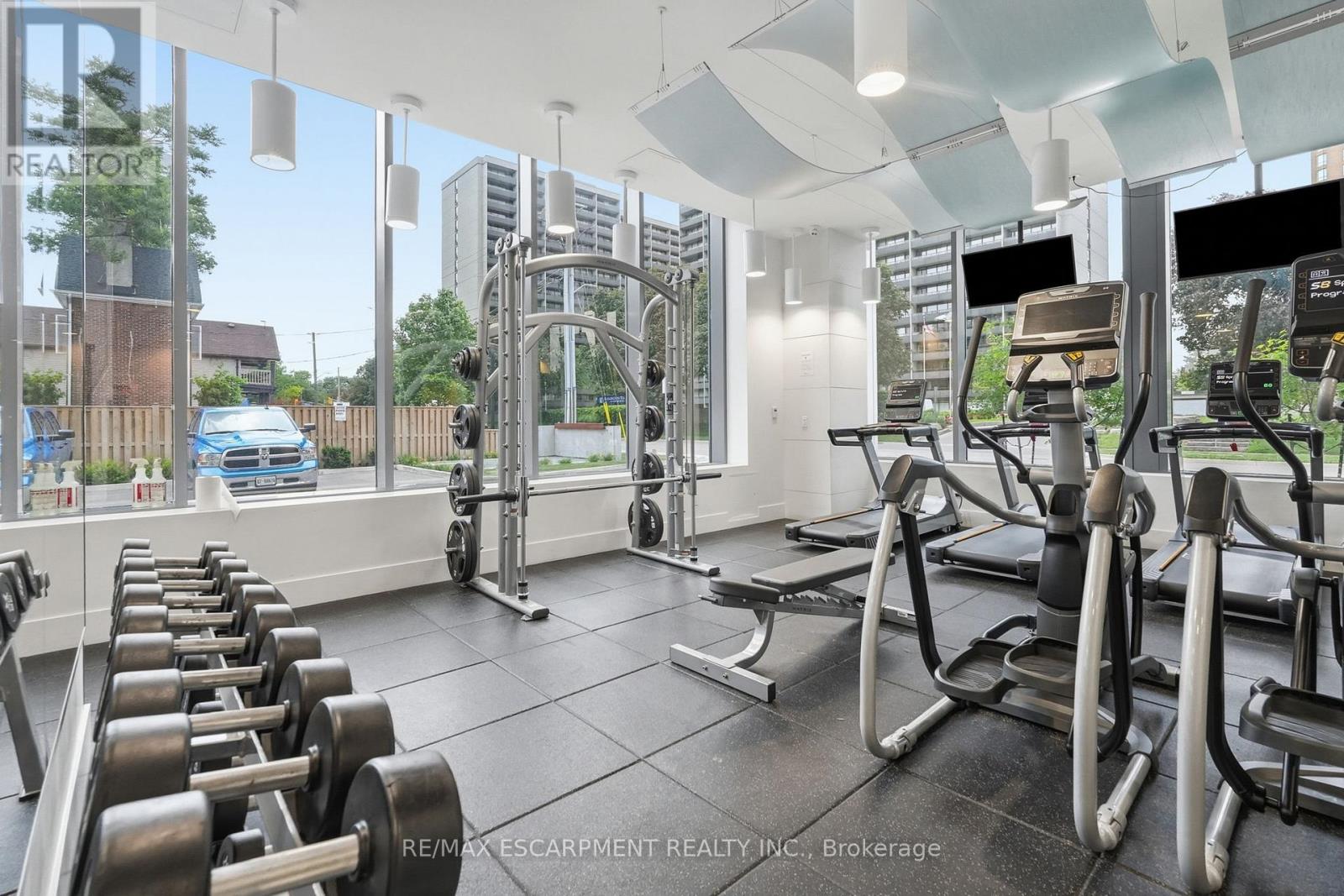 #909 500 BROCK AVENUE - 47