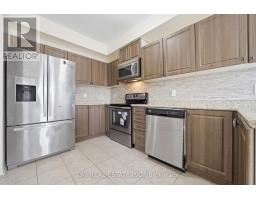 Living room - 14 Gulfbrook Circle, Brampton, ON L6Z0B6 Photo 10