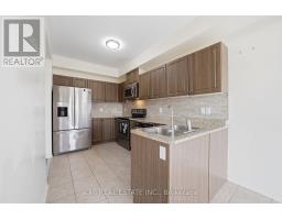 Family room - 14 Gulfbrook Circle, Brampton, ON L6Z0B6 Photo 11