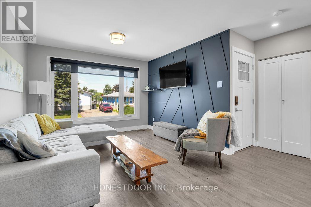 3 Bed, 3 Bath House for Sale in Ottawa – 2601 NEEDHAM CRESCENT, Ottawa – MLS# X13480376 - Image 7