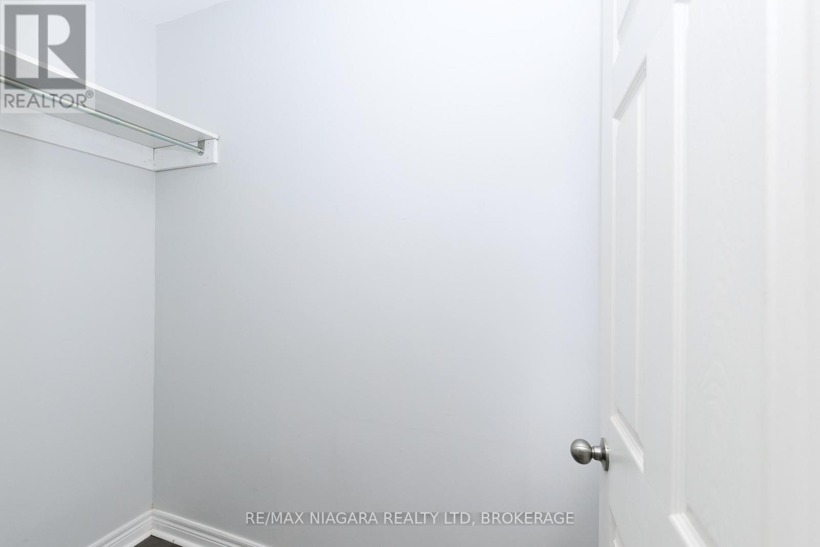 #1 252 BERTIE STREET - 17