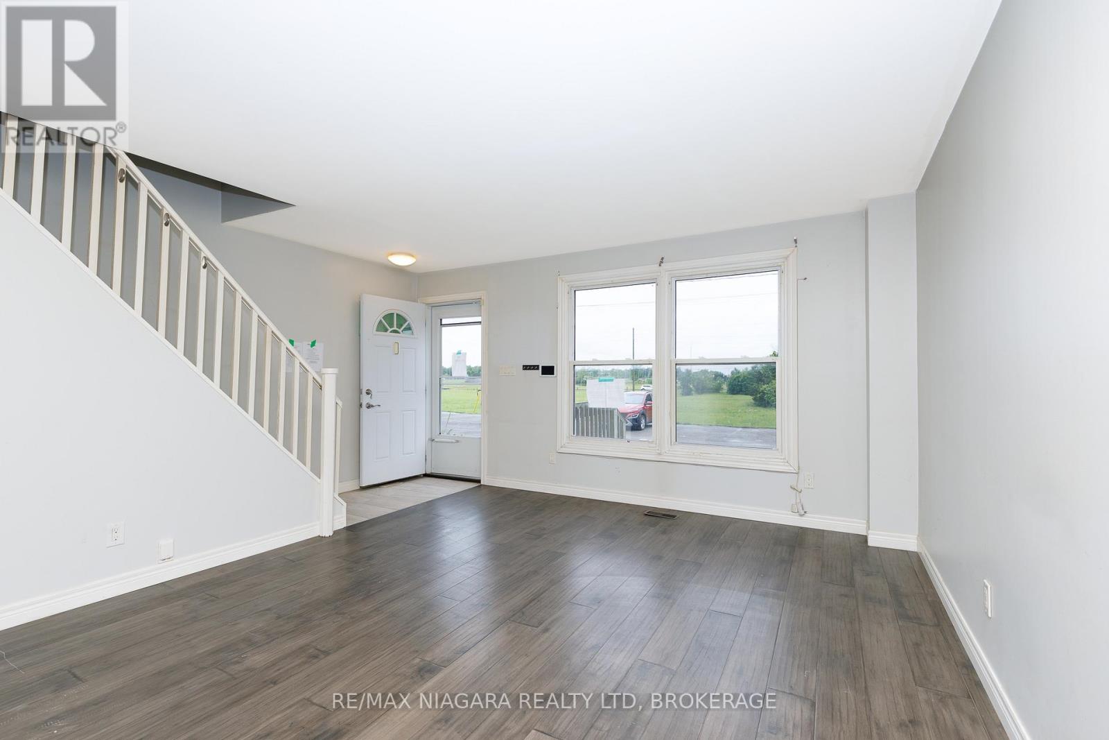 #1 252 BERTIE STREET - 3