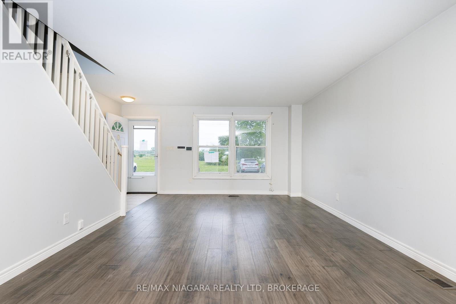 #1 252 BERTIE STREET - 5