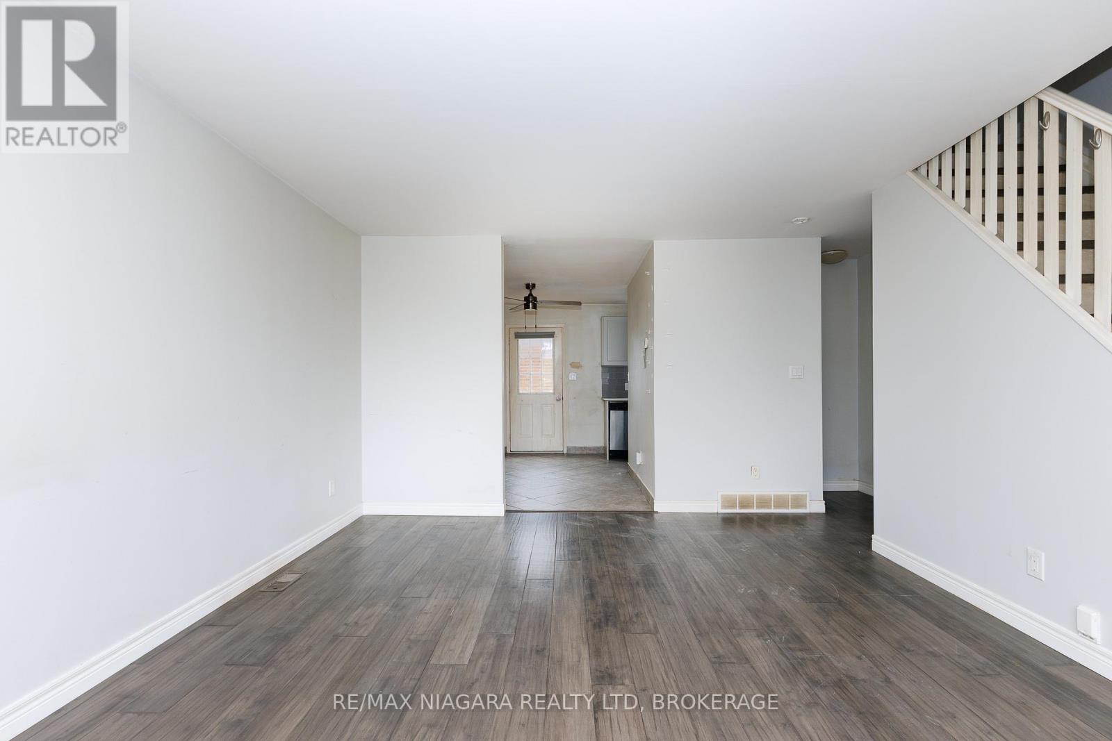 #1 252 BERTIE STREET - 6