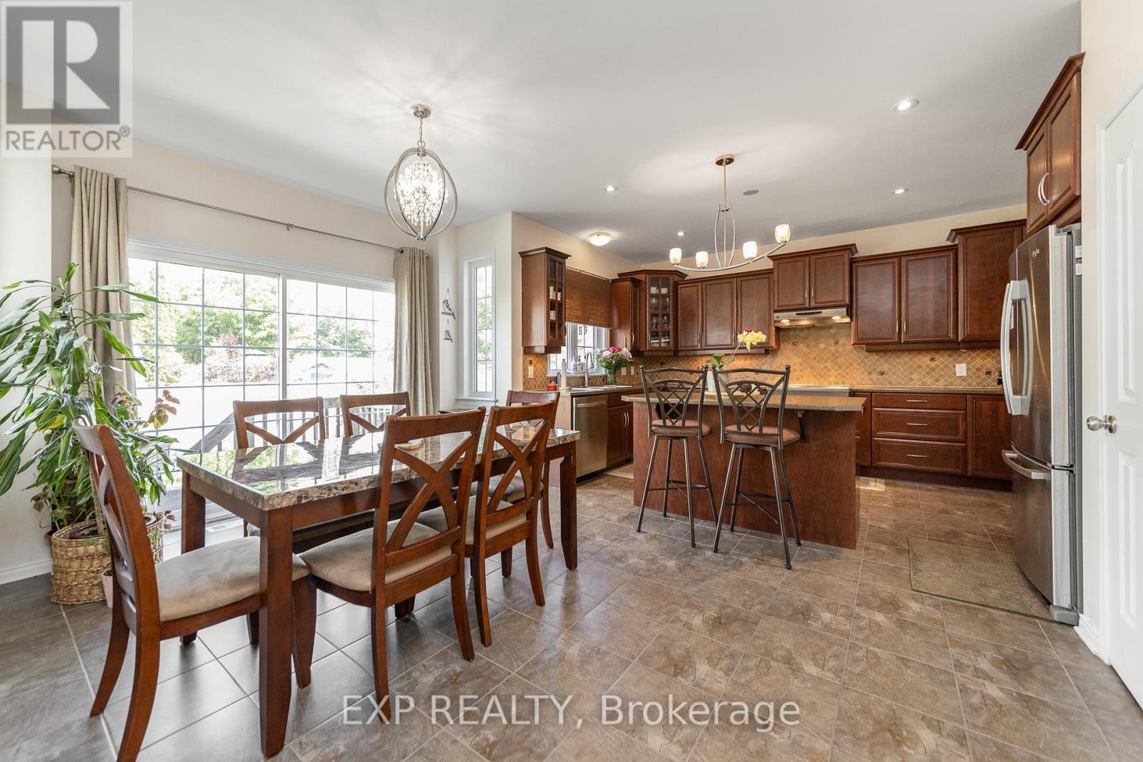 167 CHENOA WAY - 18