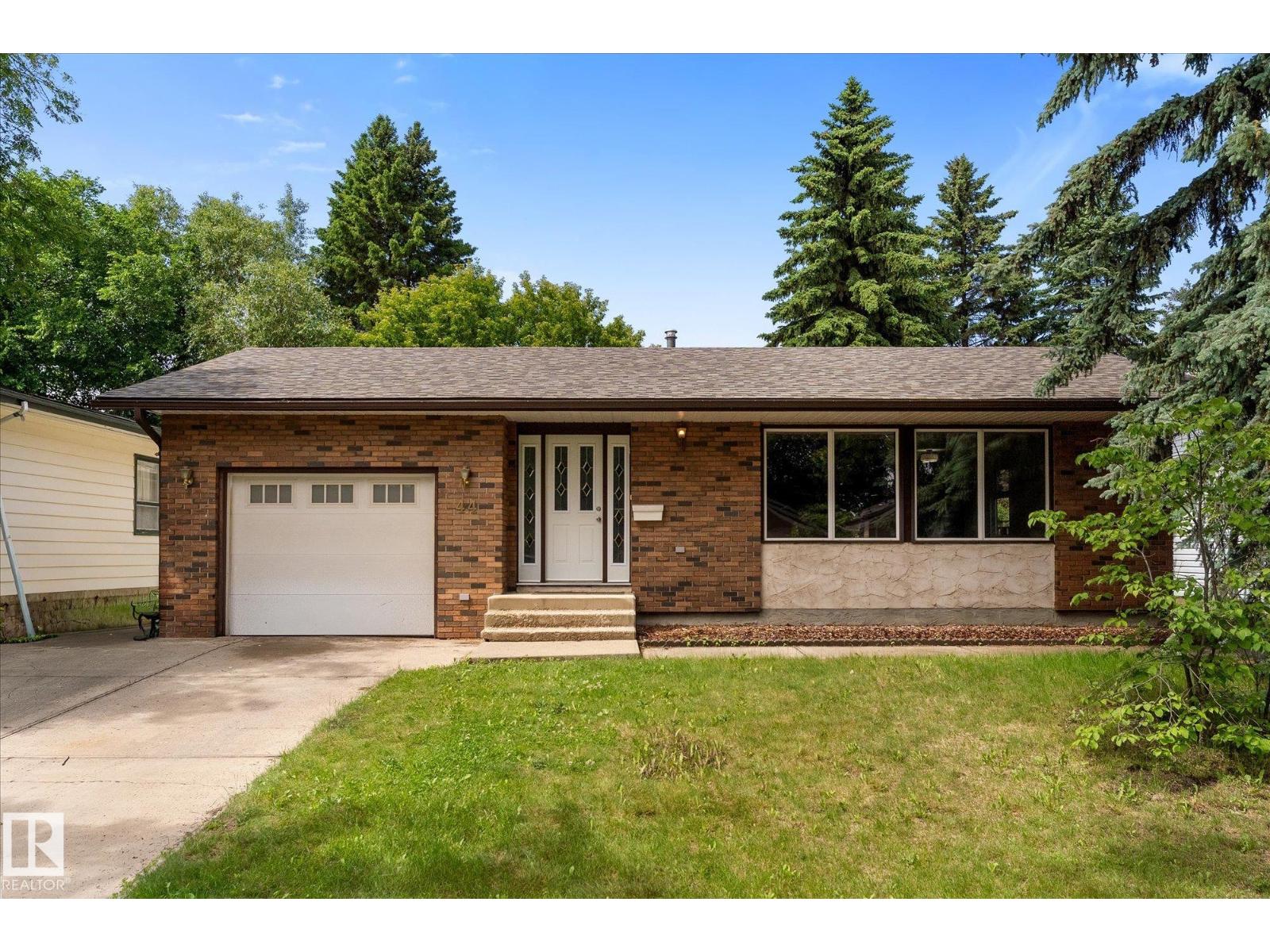 44 Arlington DR - 46