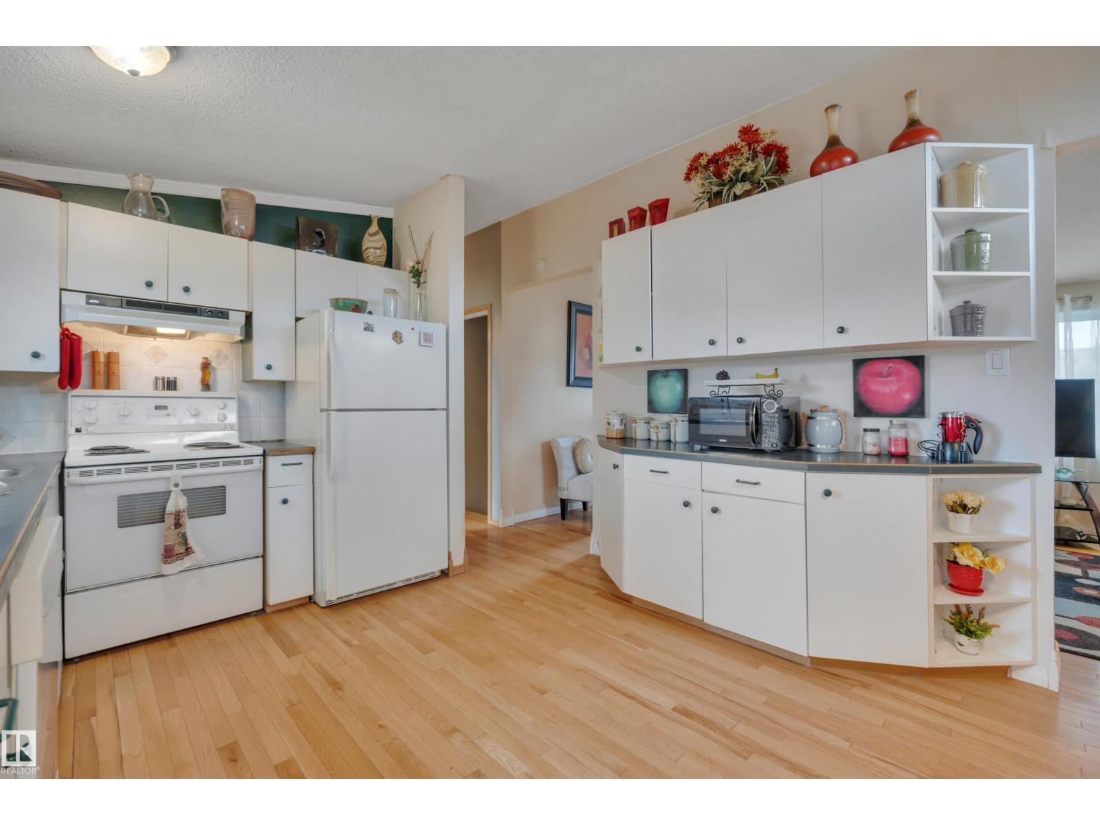 4207 47 ST - 13