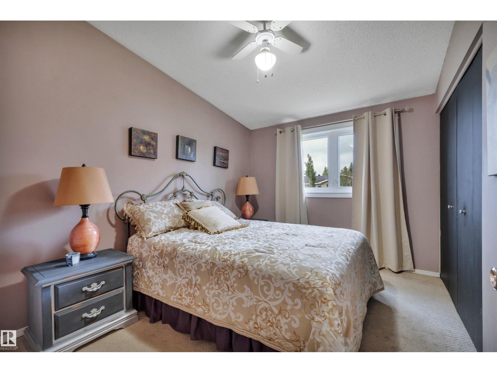 4207 47 ST - 14