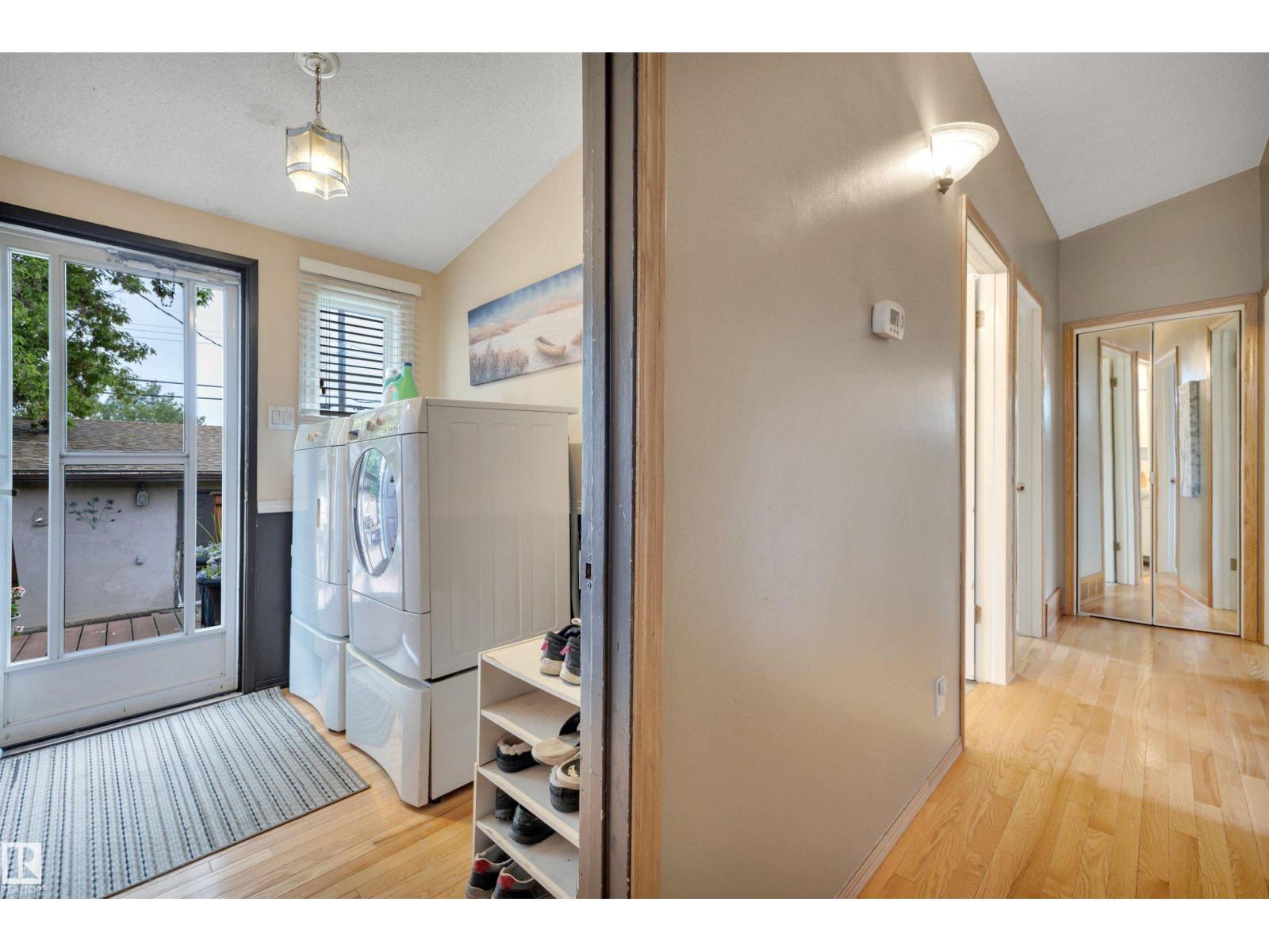 4207 47 ST - 22