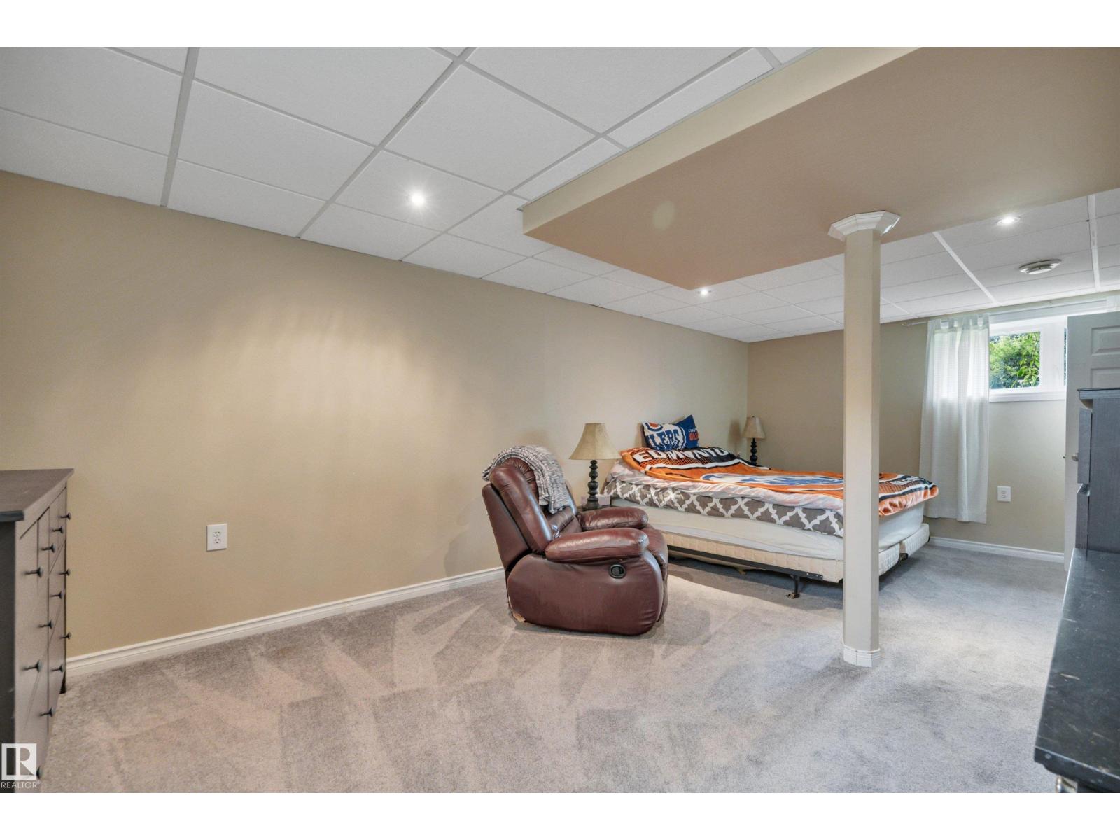 4207 47 ST - 33