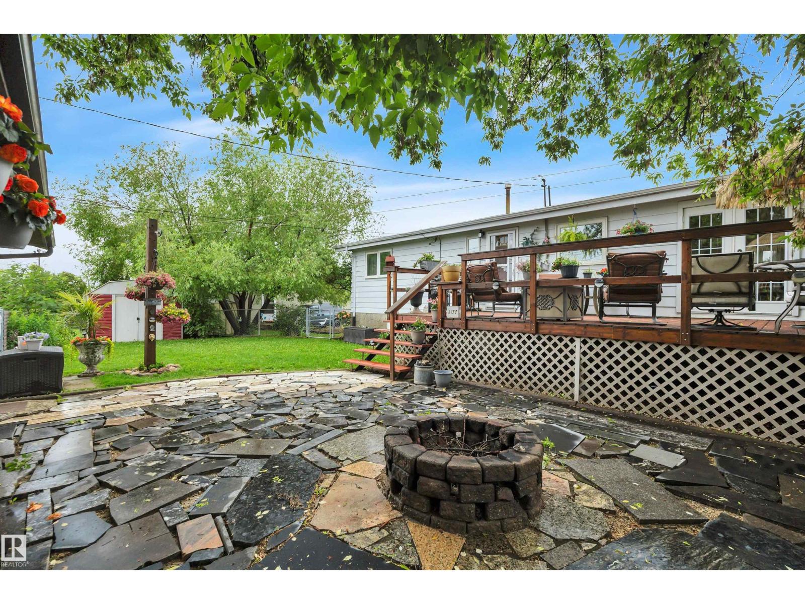 4207 47 ST - 40