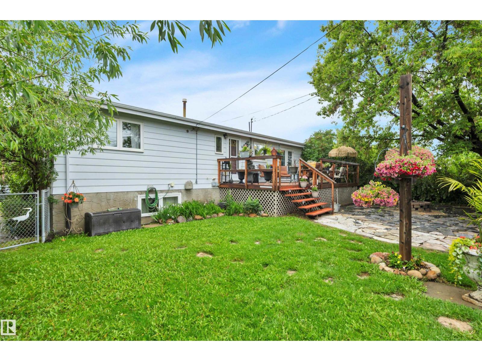 4207 47 ST - 43