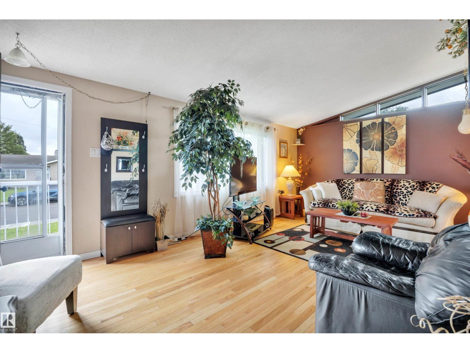 4207 47 ST - 6