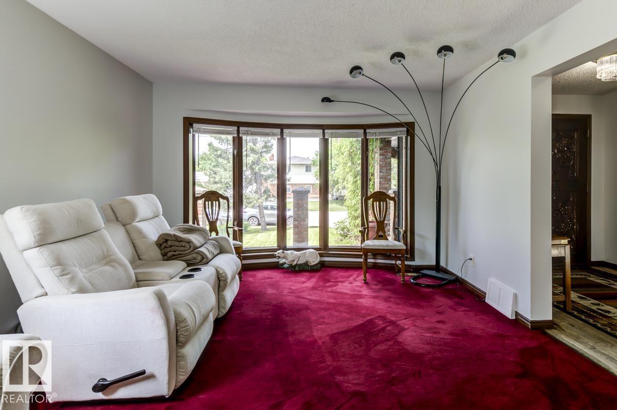 6819 10 Av NW - 6
