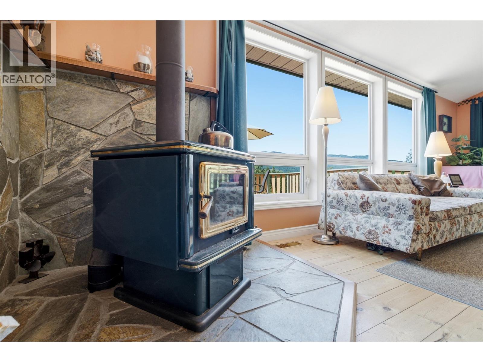  550 Kane Valley Road, Merritt