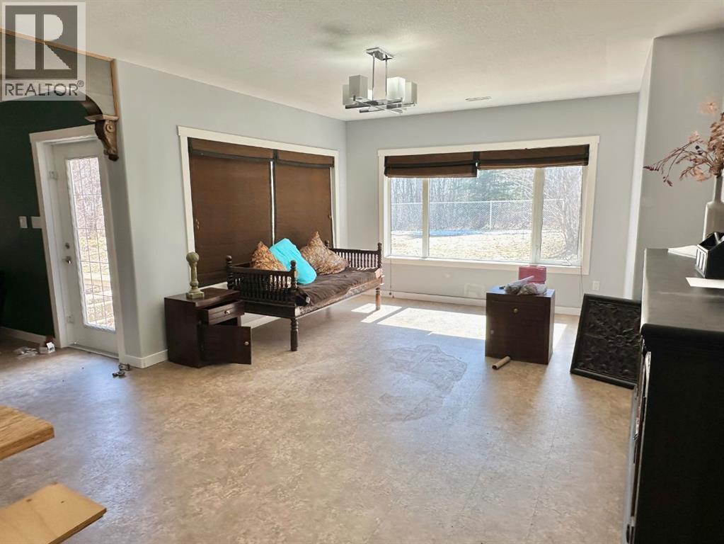 1711, 60017 Township Road 704A - 23
